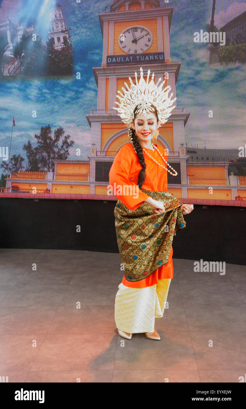 Malaysian dancers in traditional outfits at Milan Expo 2015, Italy Stock Photo