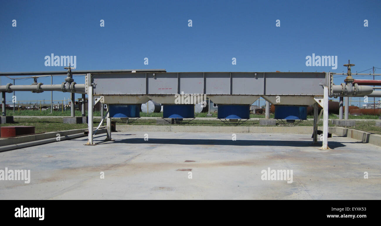 Oil refinery. Equipment for primary oil refining Stock Photo - Alamy