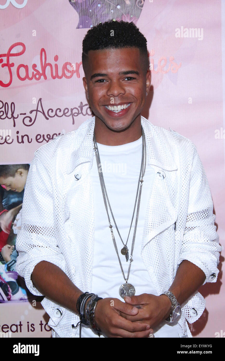 'Be Fashionable' Fashion Show Fundraiser Featuring: Aaron Fresh Where ...