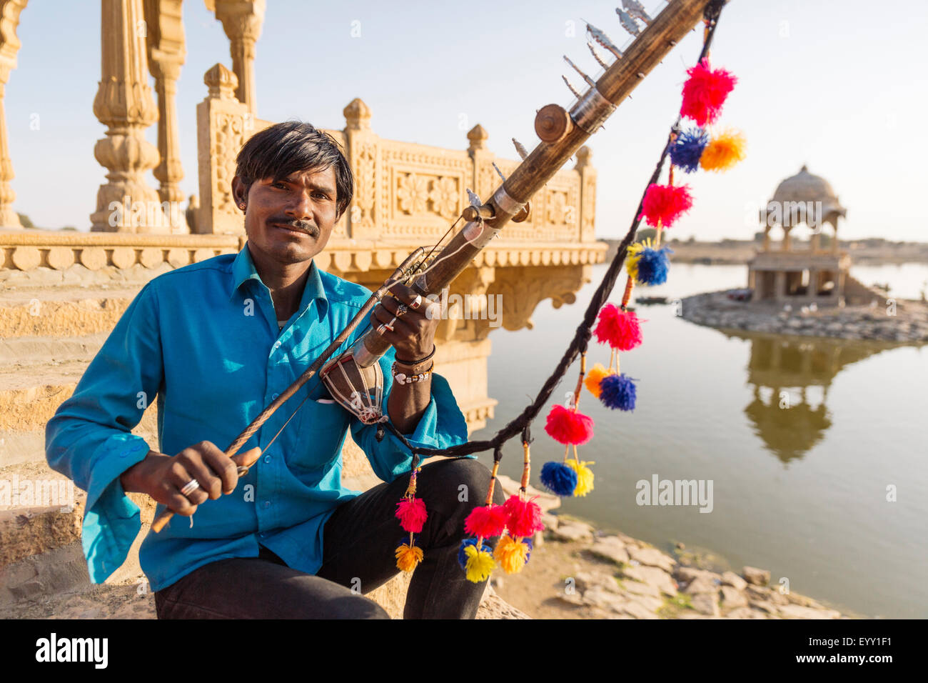 Rajasthan music instrument hi-res stock photography and images - Alamy