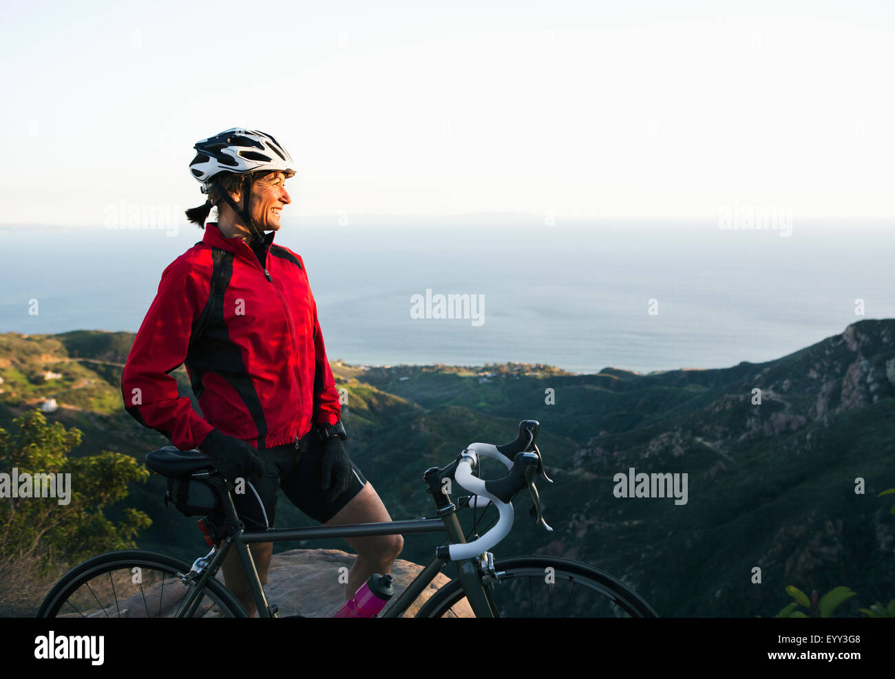 Three women on scenic view hi-res stock photography and images - Alamy