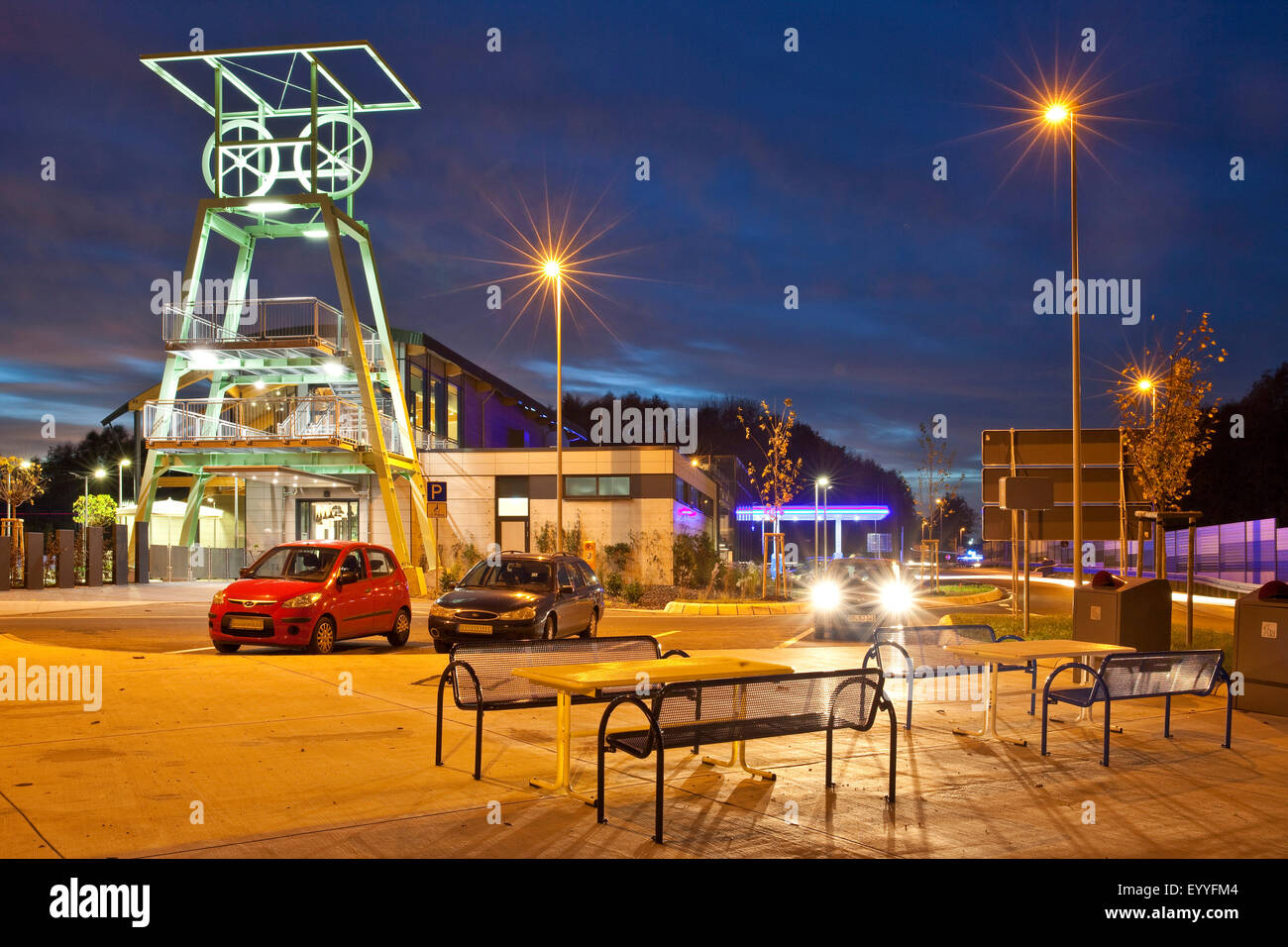 highway rest area Beverbach of the A 40 motorway with pit frame at night, Germany, North Rhine-Westphalia, Ruhr Area, Dortmund Stock Photo