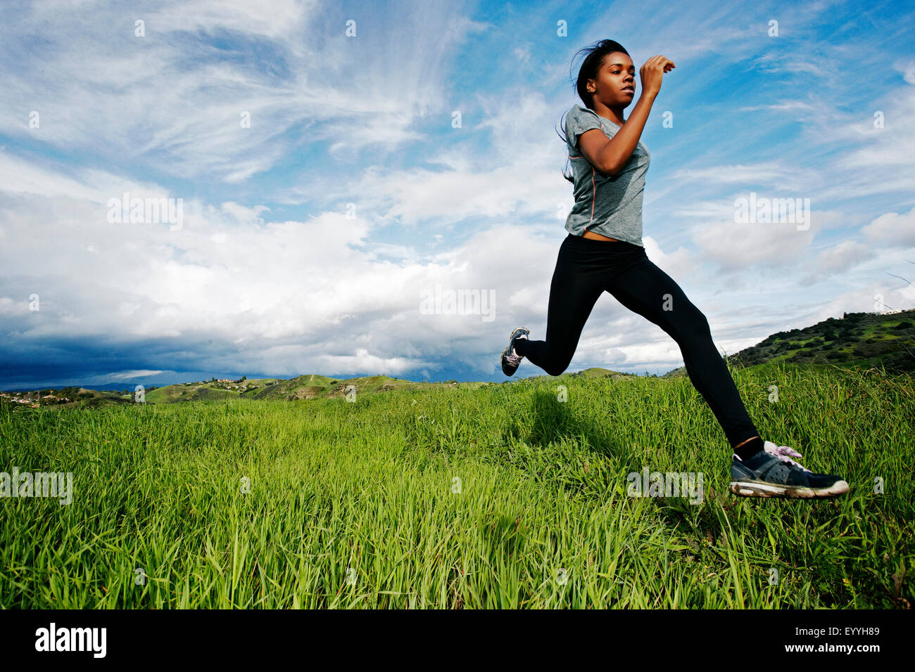 Black female athlete hi-res stock photography and images - Alamy