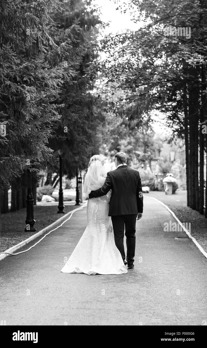 Young wedding couple. Black and white colors Stock Photo - Alamy