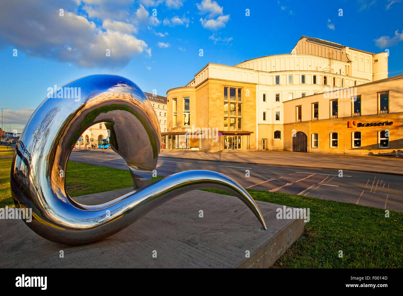 Wuppertal Opera House in Barmen with sculpture 'I'm alive', Germany, North Rhine-Westphalia, Bergisches Land, Wuppertal Stock Photo