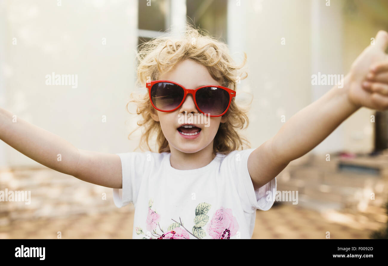 Little girl with sunglasses hires stock photography and images Alamy