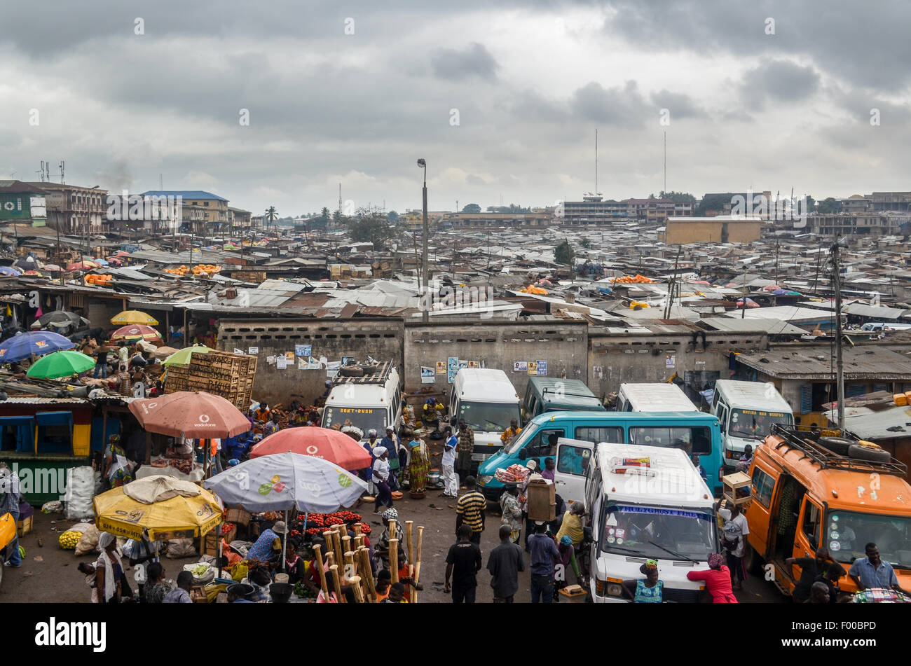 Kejetia market (Kumasi central market) in Ghana, the largest single market in West Africa with over 10,000 stores and stalls Stock Photo