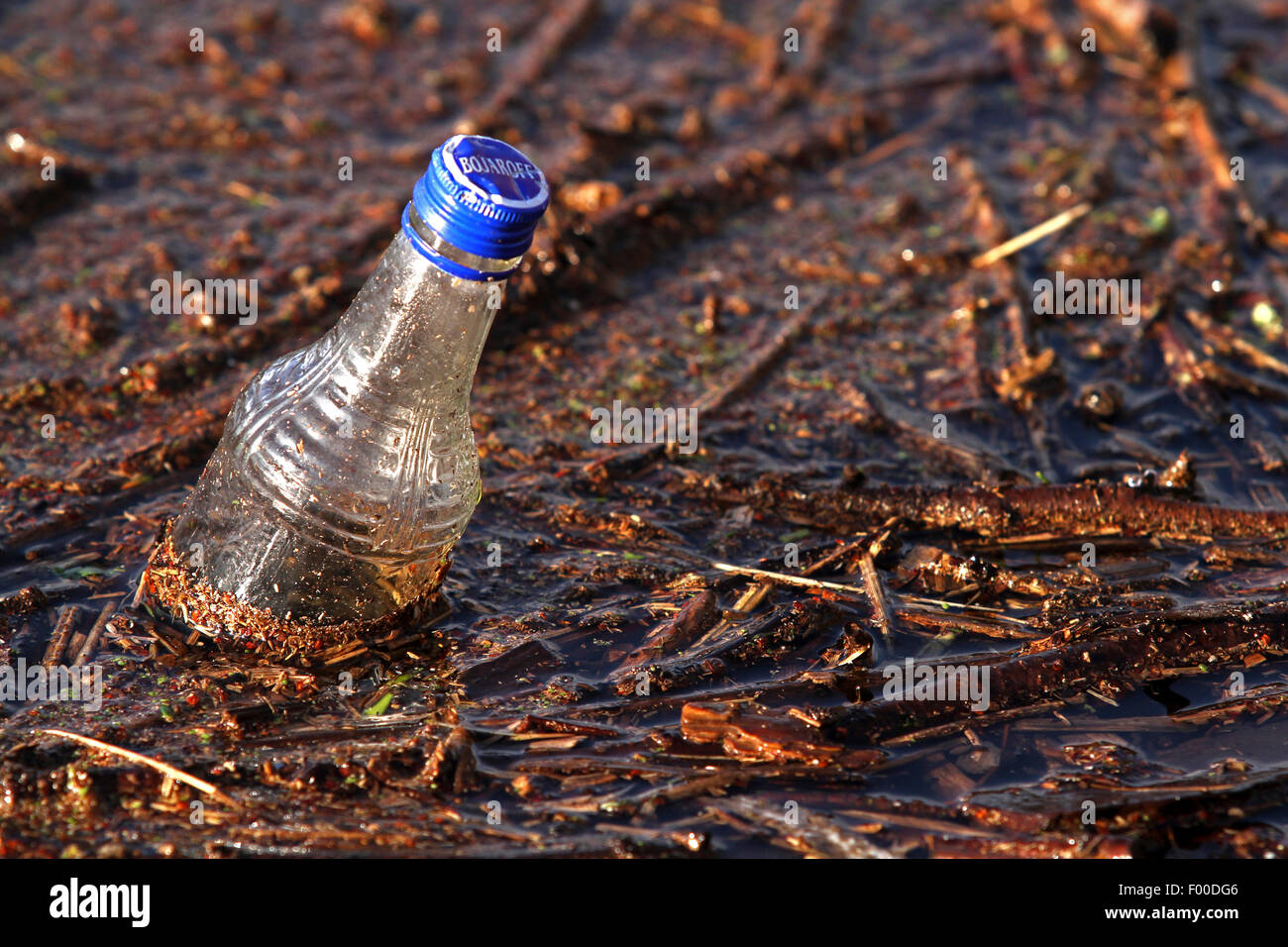 Empty water bottle hi-res stock photography and images - Alamy