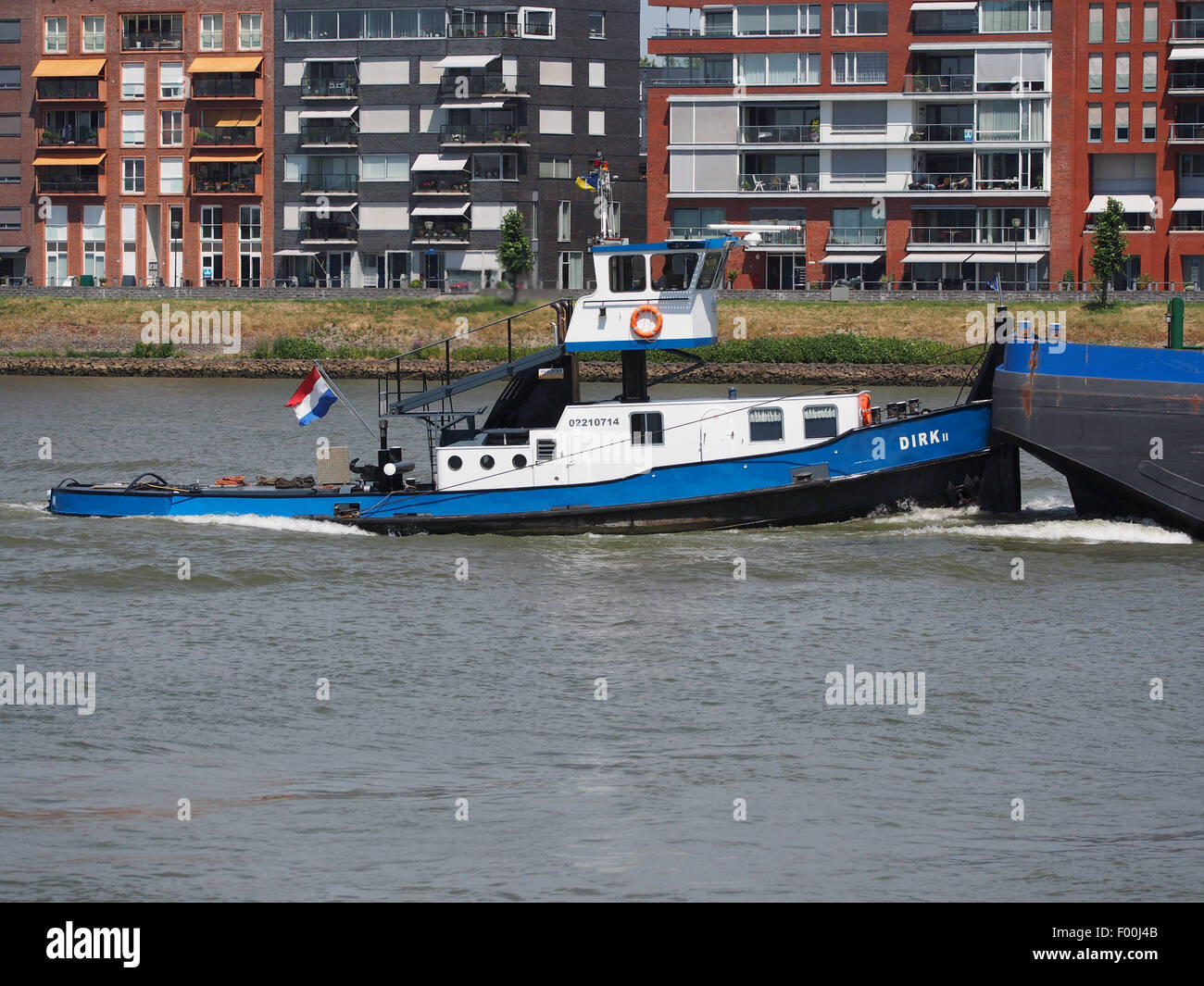 Dirk II - ENI 02210714 pushing B602 - Split Hopper Barge 600 m3 - Baars BV, pic3 Stock Photo