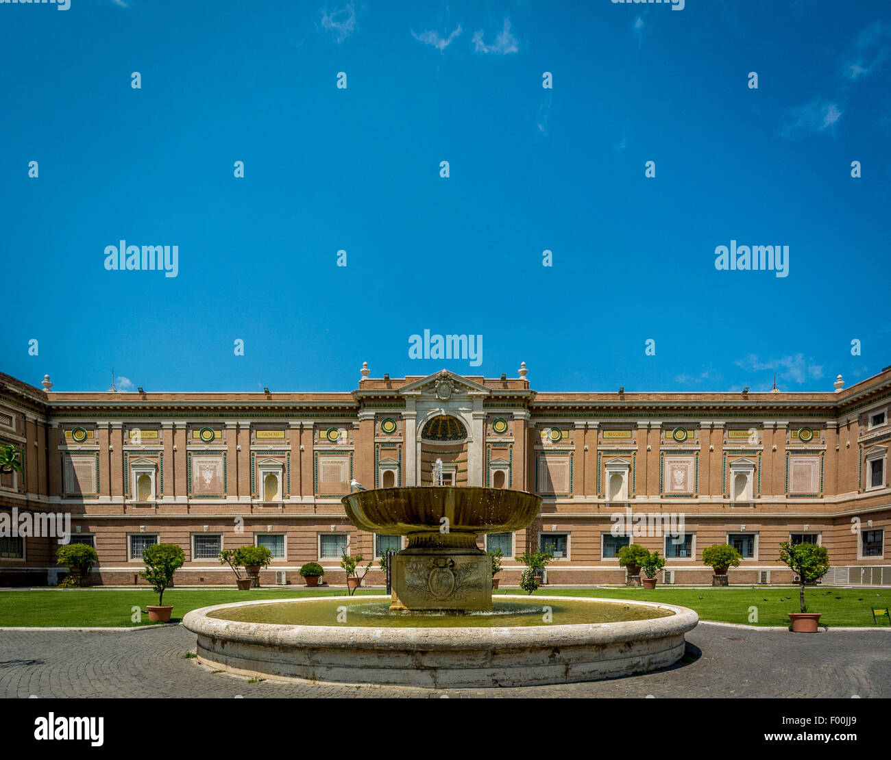 Fountain gardens vatican museum hires stock photography and images Alamy