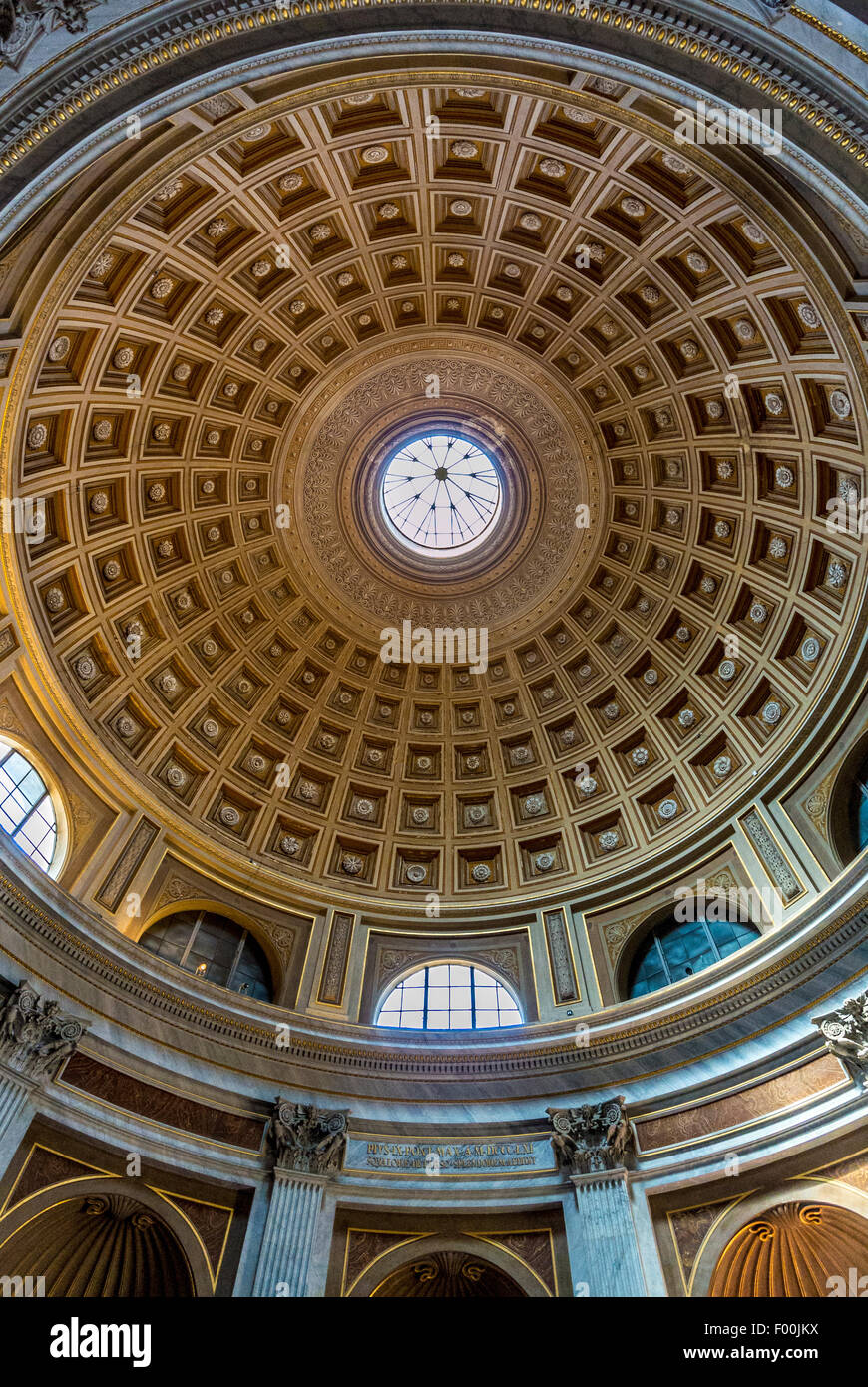 Round hall at Museo Pio Clementino. Sala Rotonda. Vatican Museums, Vatican City, Rome. Italy. Stock Photo