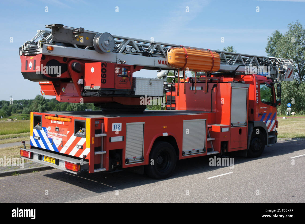 what ladder unit is with engine 30 in emergenyc what ladder unit is with engine 30 in emergenyc