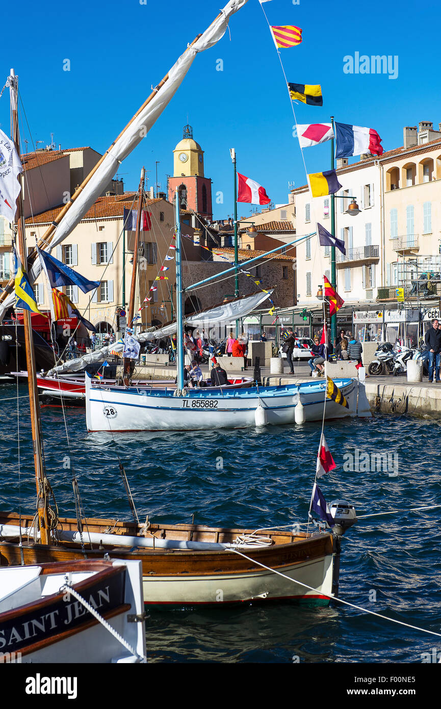 Pointu traditional fishing boat hi-res stock photography and images - Alamy