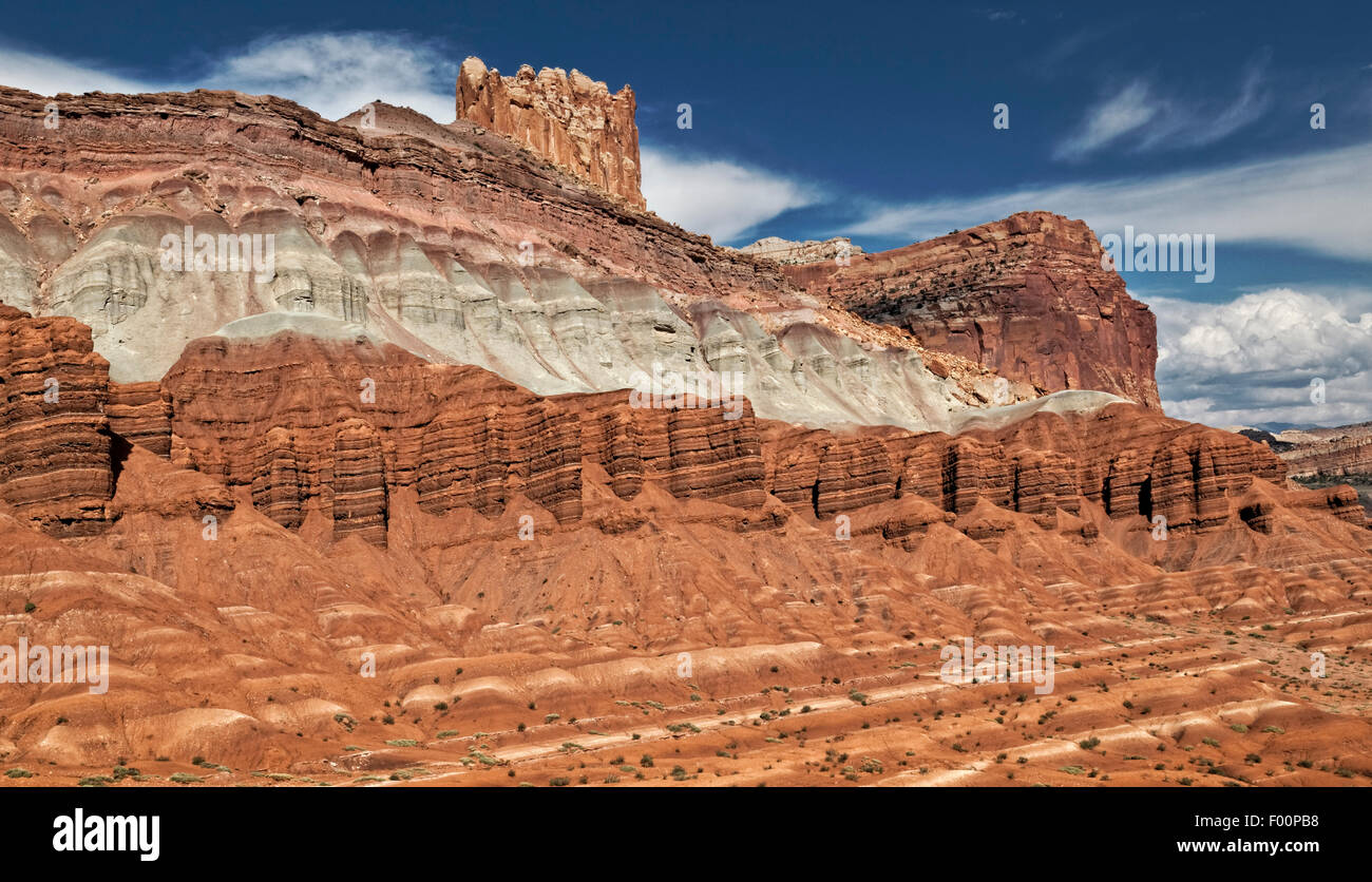 The Red Moenkopi Formation and Layered Strata Above (From top to bottom) Wingate Sandstone, Chinle Formation & the Moenkopi Form Stock Photo