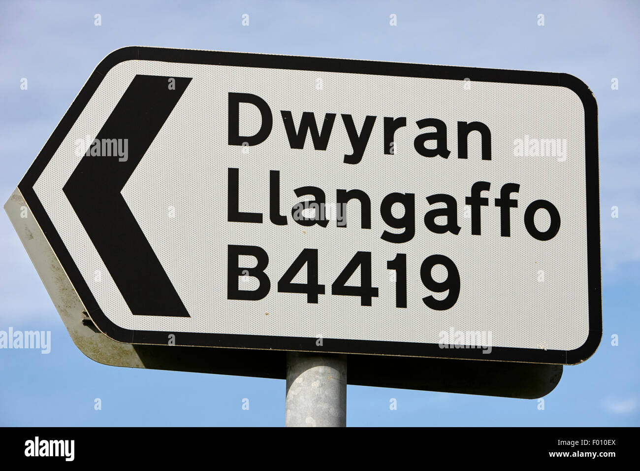 welsh rural roadsign for b road on anglesey wales uk Stock Photo