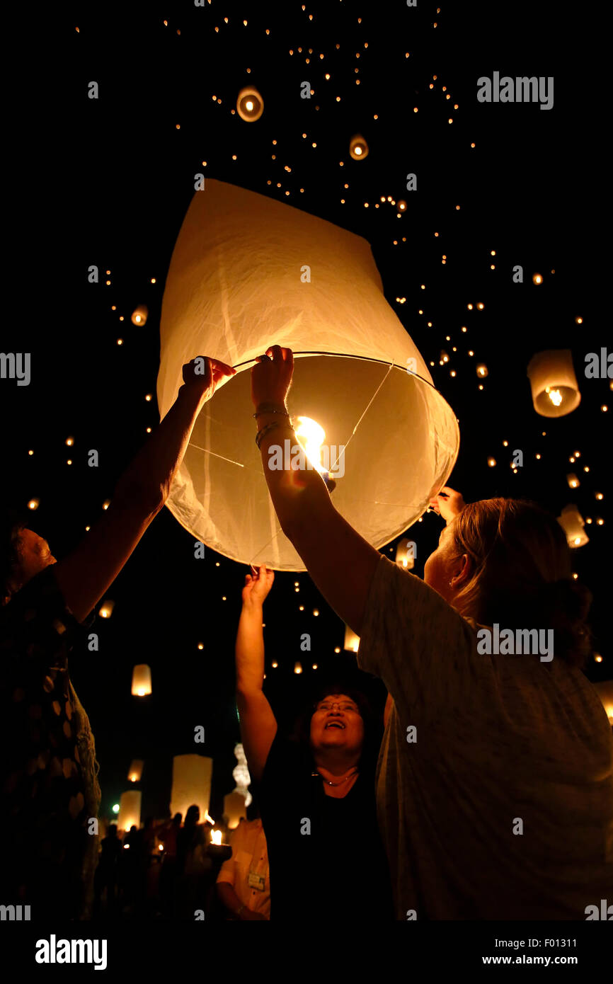 People releasing lanterns, Yeepeng Lanna International Lantern Festival