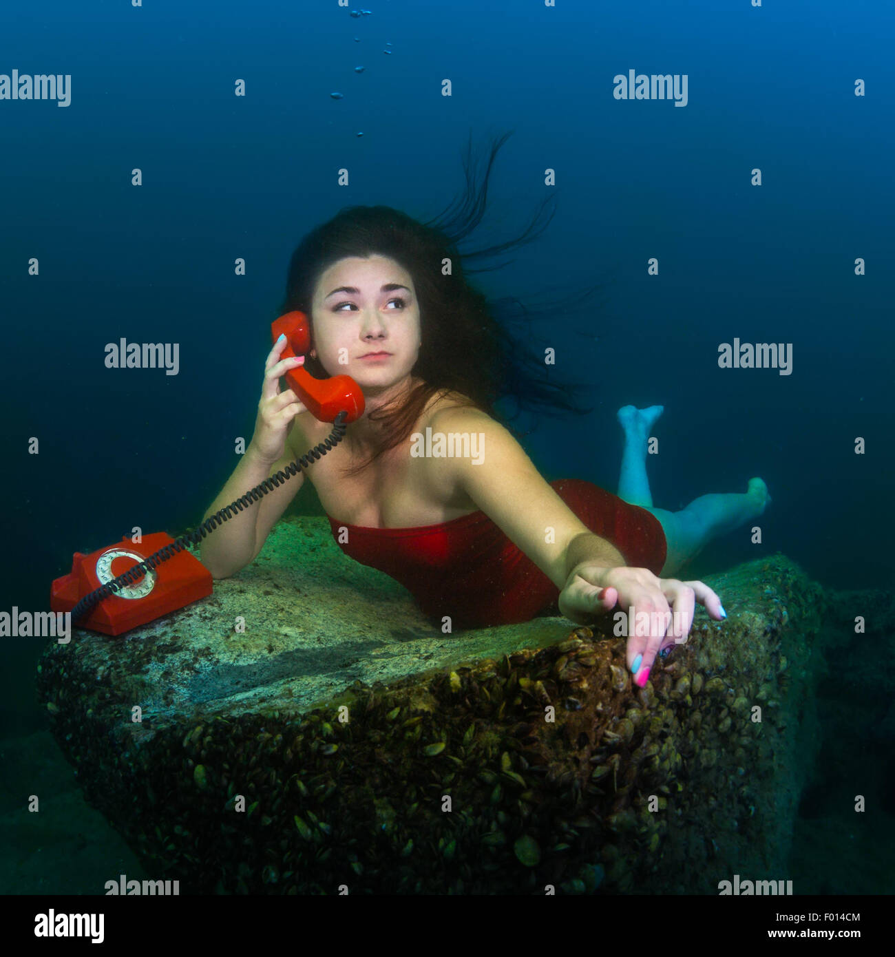 Underwater portrait of pretty woman Stock Photo - Alamy