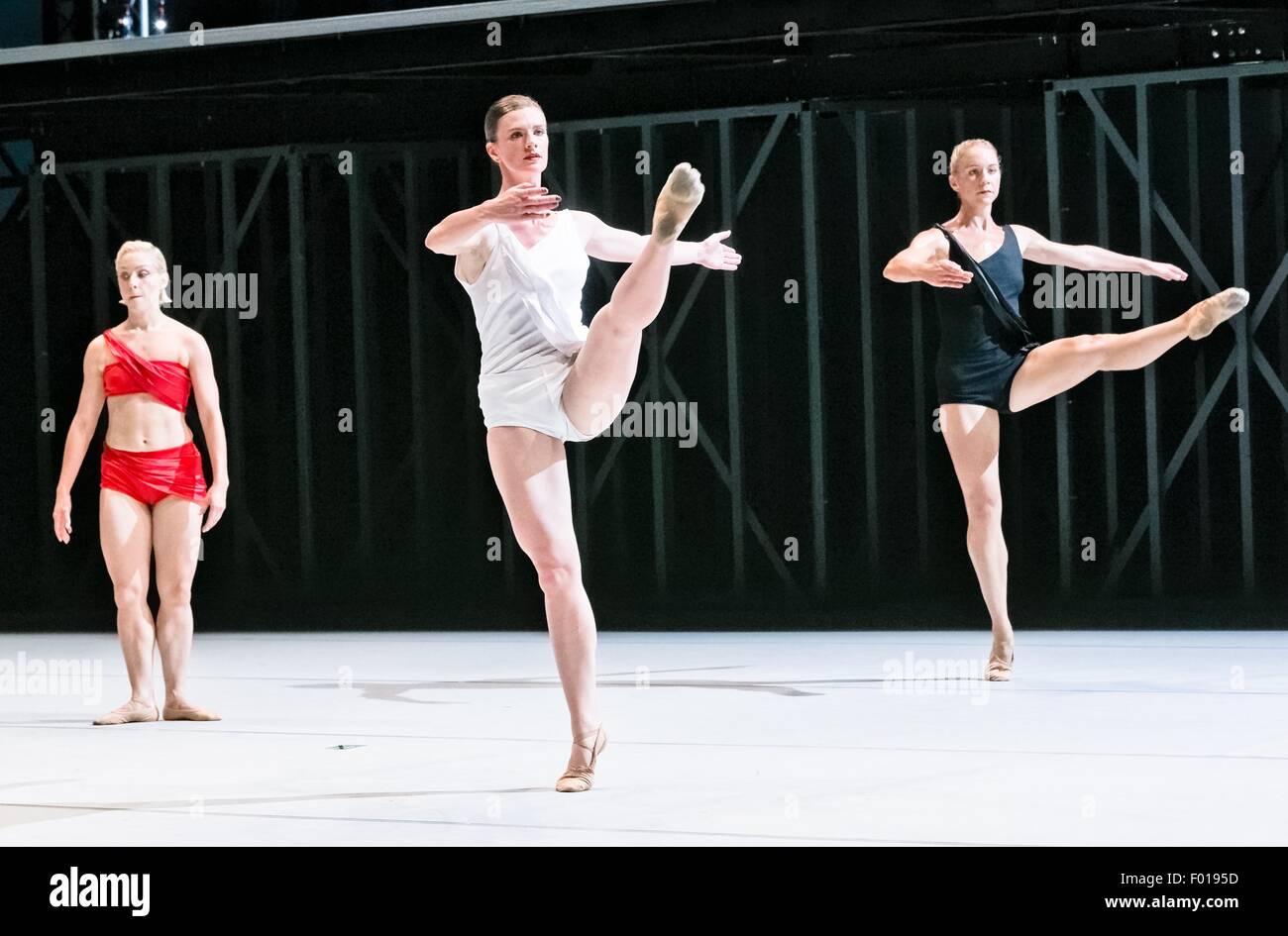 Hamburg, Germany. 04th Aug, 2015. Members of the Lucinda Childs Dance