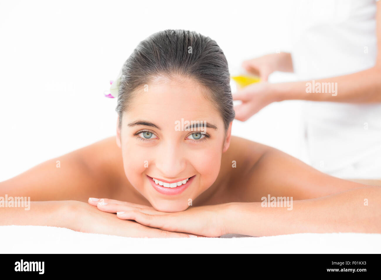 Beautiful enjoying an oil massage Stock Photo Alamy