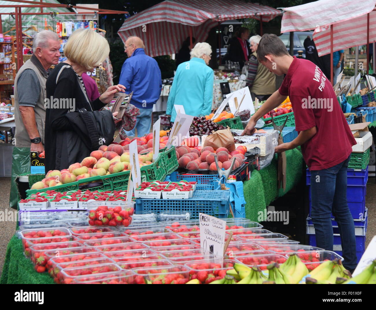 A fruit and vegetable stall at a rural outdoor market, Matlock ...
