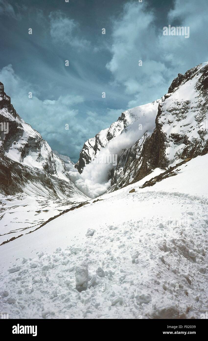 Avalanche, Myagdi Khola River gorge, The Himalayas, Nepal. Stock Photo