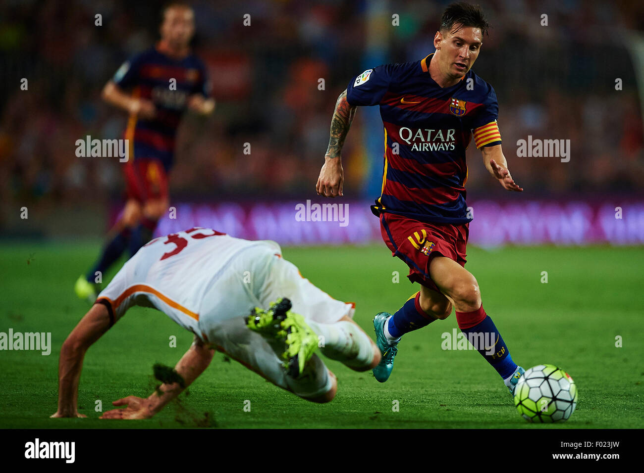 Barcelona, Spain. 05th Aug, 2015. Lionel Messi (FC Barcelona) duels for ...