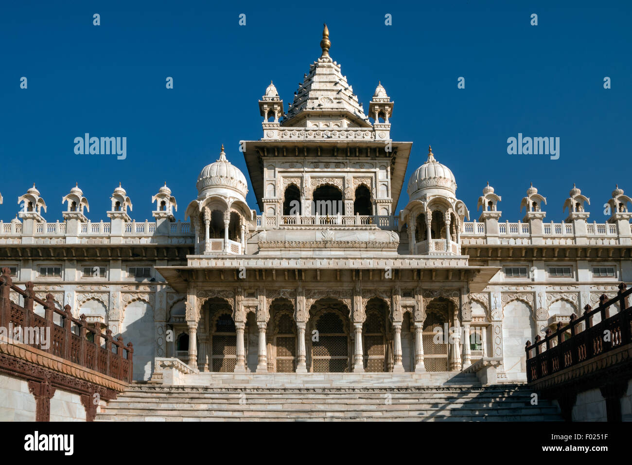 Jaswant Thada Mausoleum, white marble memorial to Maharaja Jaswant Singh, cenotaph, Jodhpur, Rajasthan, India Stock Photo