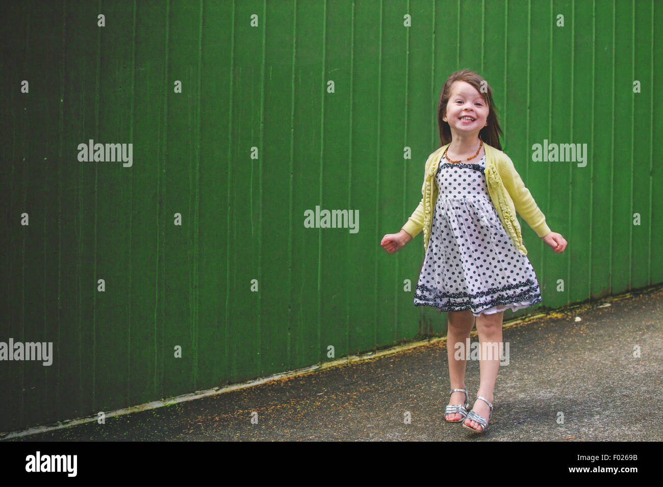 Portrait of a girl smiling Stock Photo - Alamy
