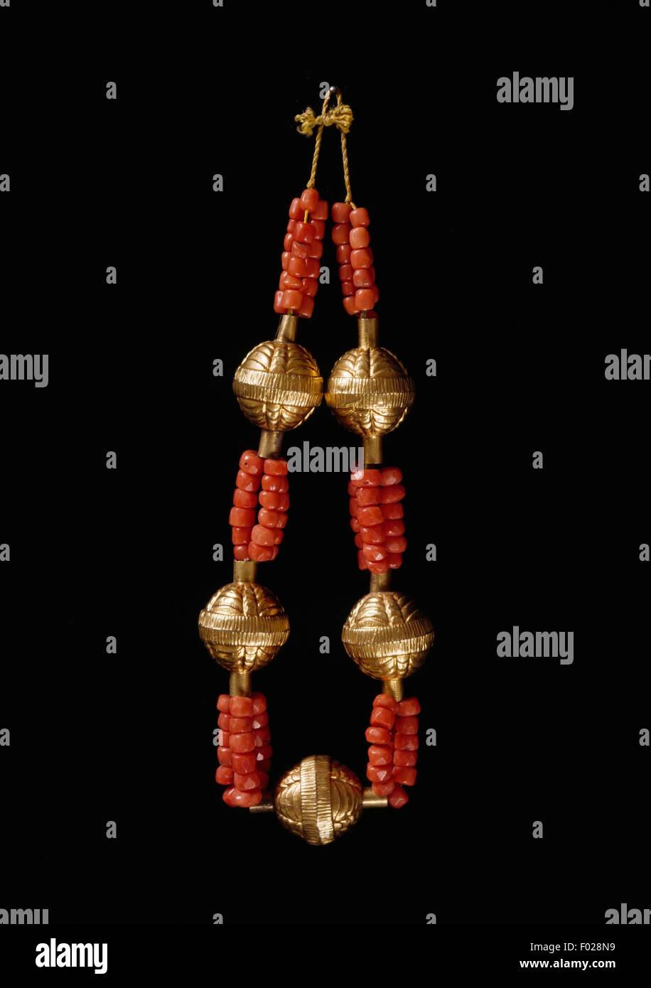 Coral necklace italy hi-res stock photography and images - Alamy
