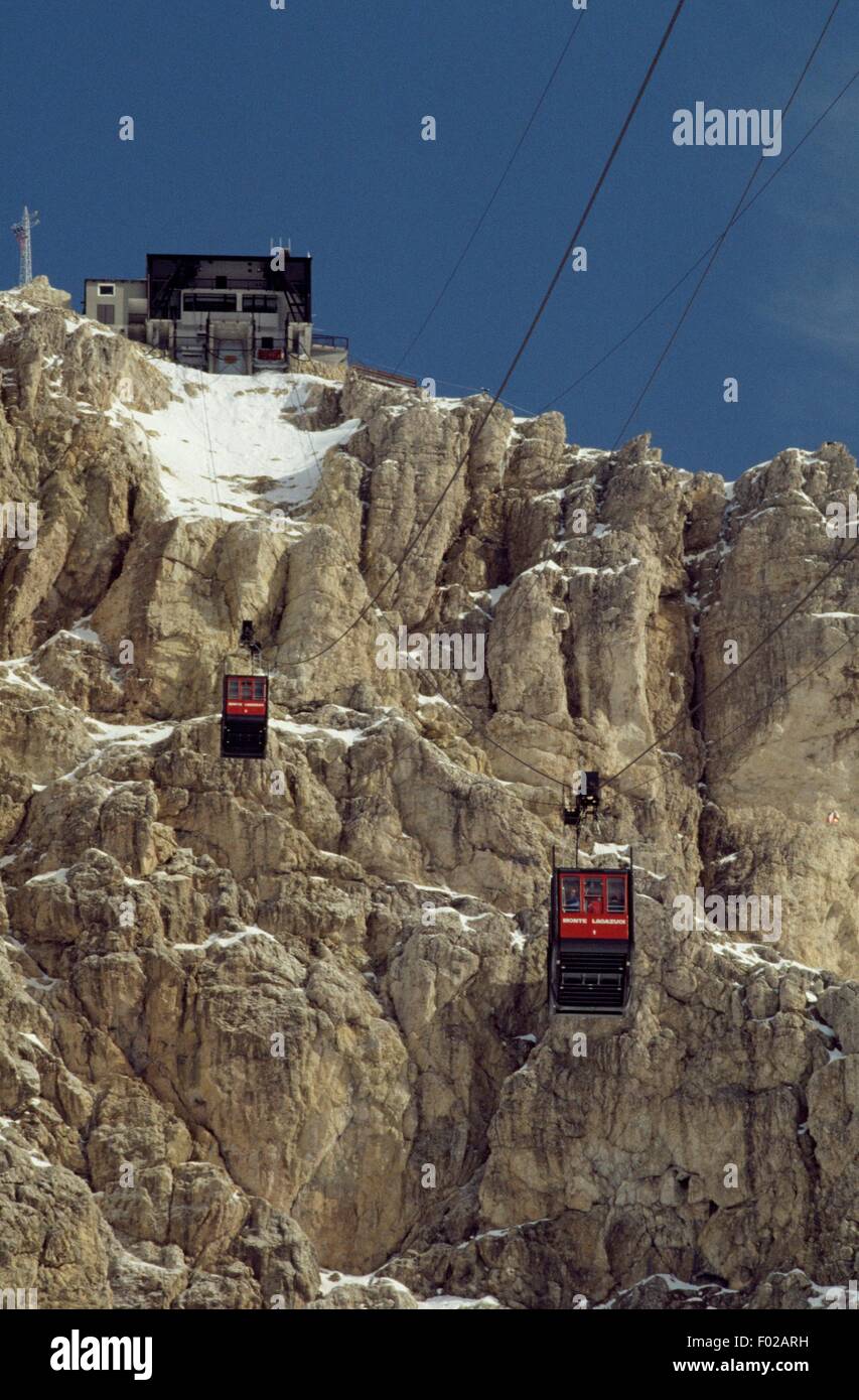 Lagazuoi cable car hires stock photography and images Alamy