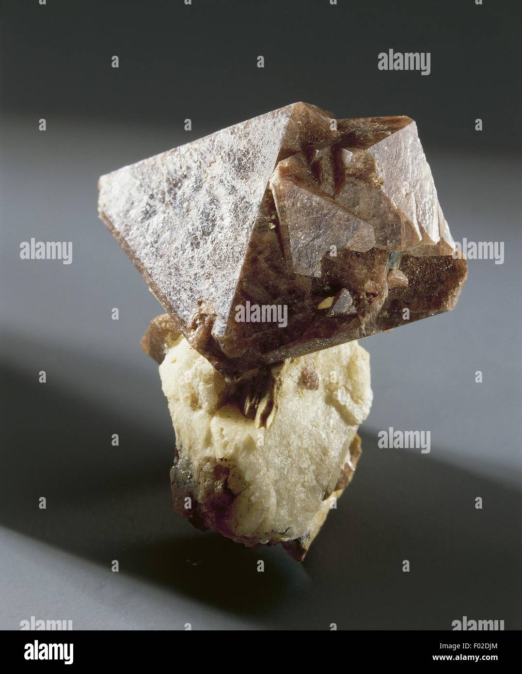 Zirconium minerals hires stock photography and images Alamy