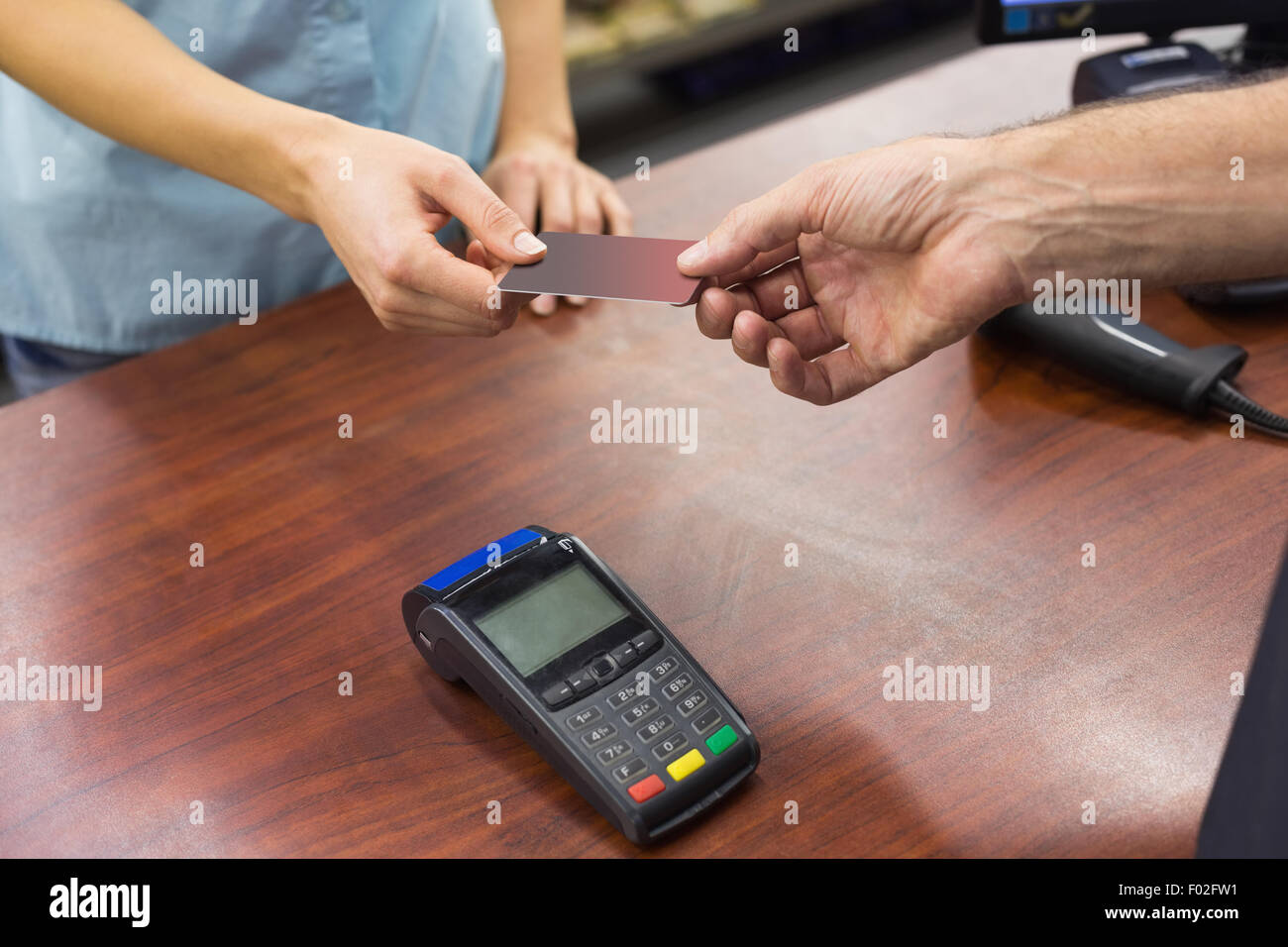 How can i pay. Фото прибора для оплачивание картой. How can i pay. How to pay paypal without account. Duolingo test пробный.