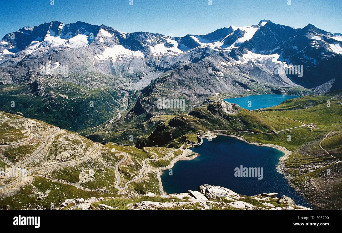 agnel-and-serru-lakes-between-ceresole-reale-and-nivolet-hill-gran