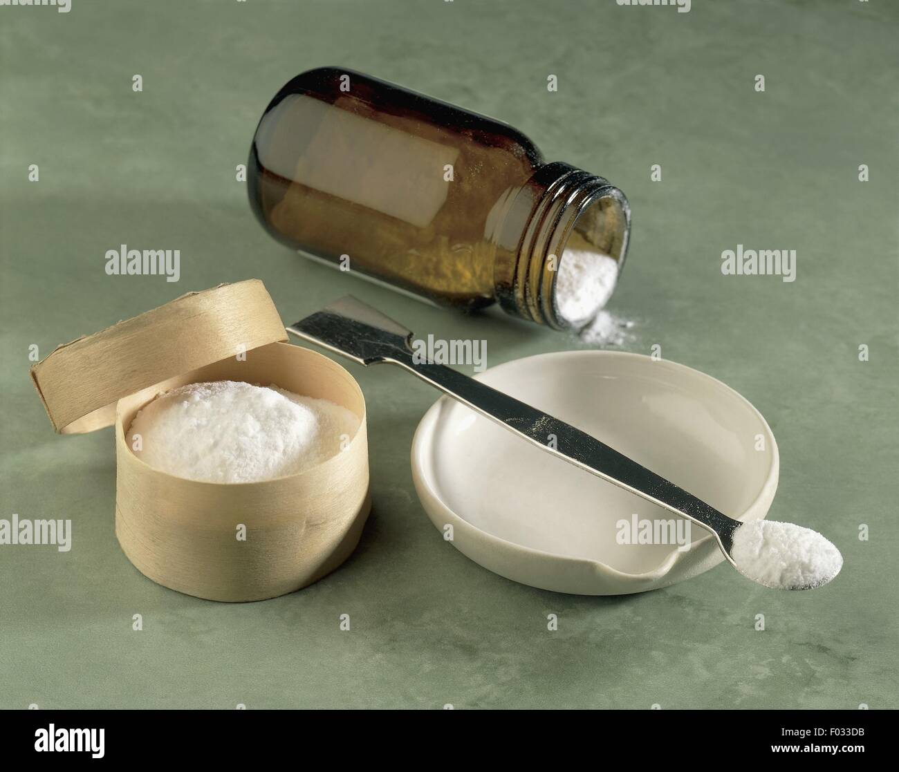 Still life Magnesium (mineral salt Stock Photo Alamy