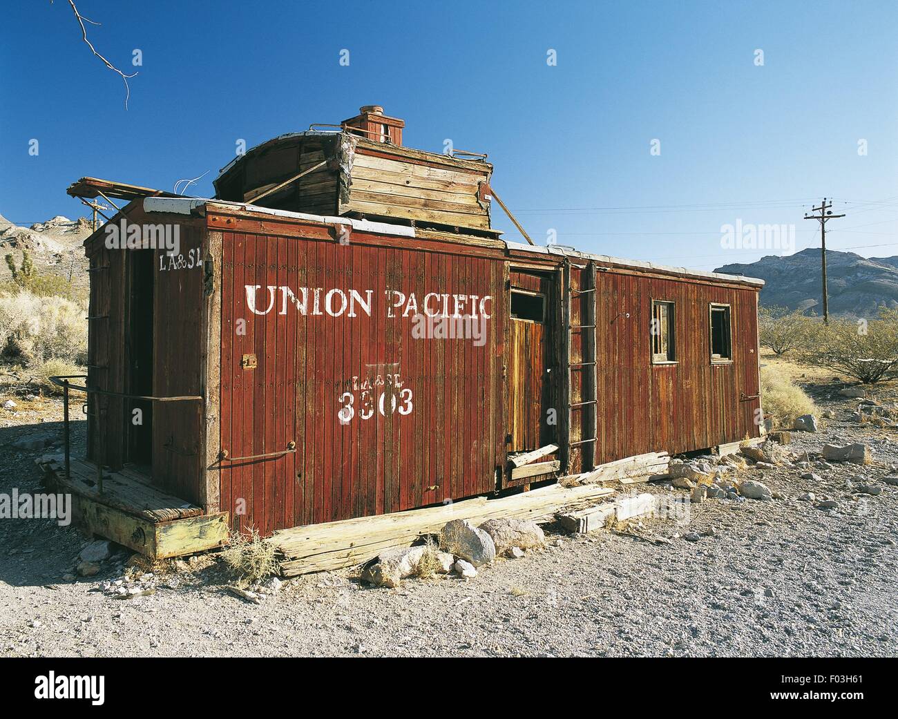 USA, California, Death Valley National Park, Rhyolite ghost town ...