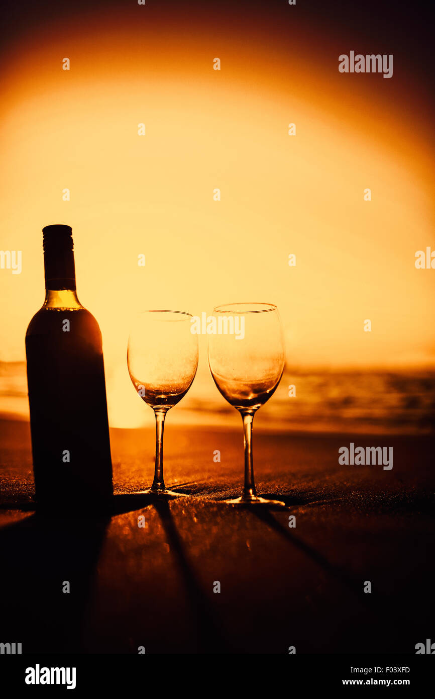 Glass of vine hires stock photography and images Alamy
