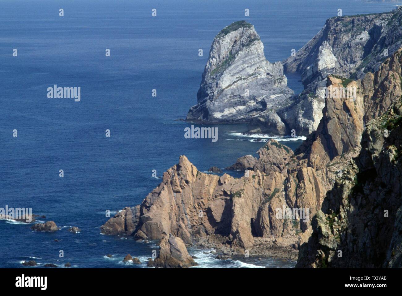 The Cabo da Roca headland, the westernmost point of continental Europe,  Colares, Sintra village, Province of Extremadura, Portugal Stock Photo -  Alamy
