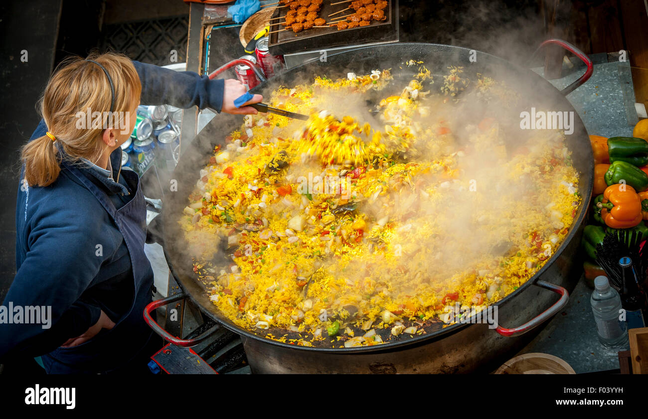 Cooking paella in Covent Garden, London, England Stock Photo Alamy