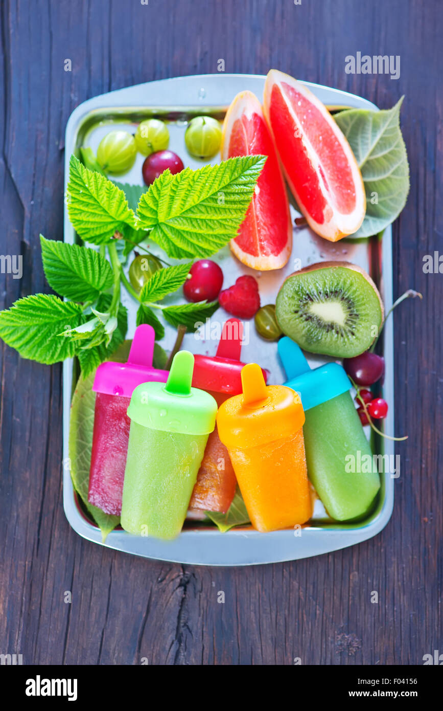 Raspberry ice cream tub hires stock photography and images Alamy