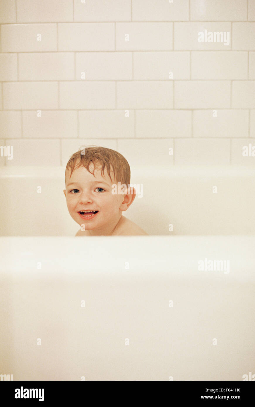Head and shouldersbathtub hires stock photography and images Alamy
