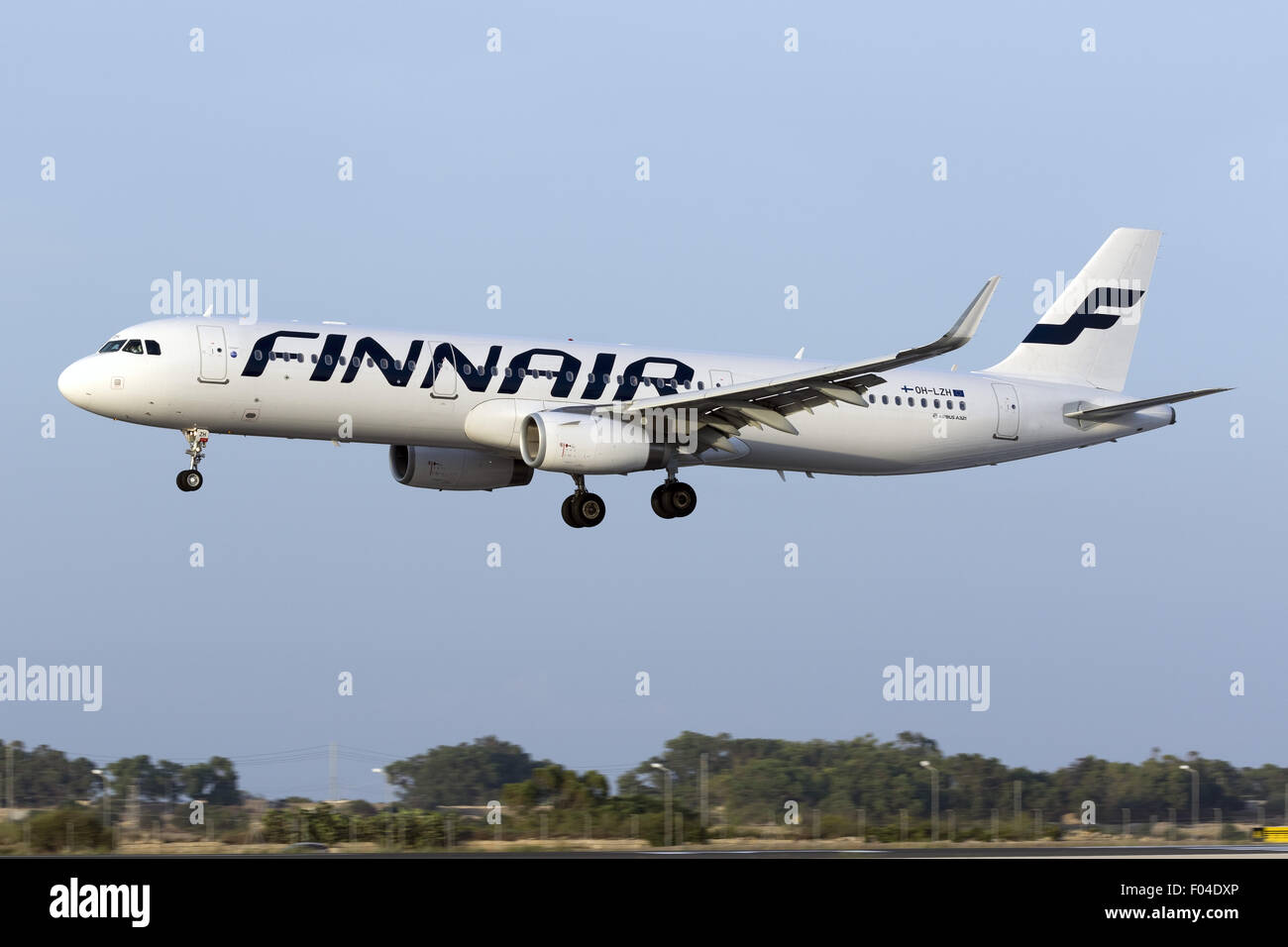 Finnair a321 on runway hi-res stock photography and images - Alamy