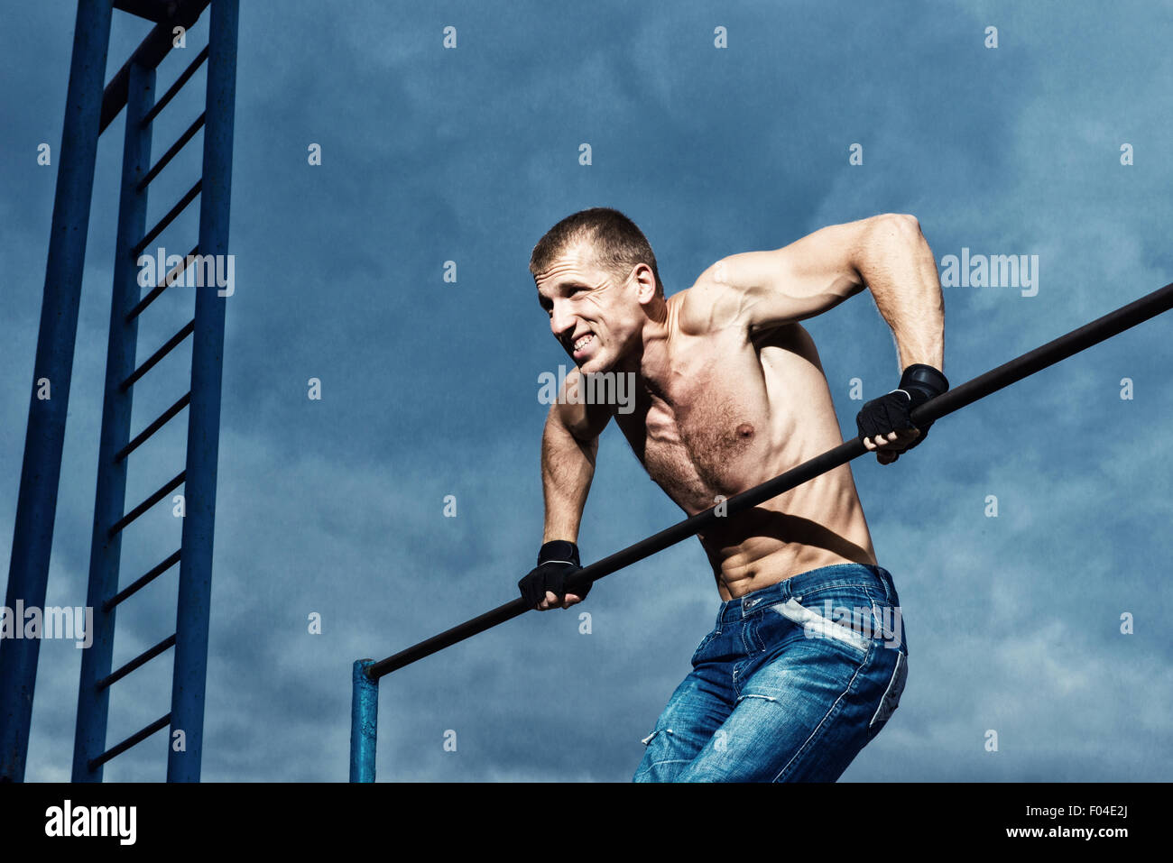 Pull up bar stadium hotsell