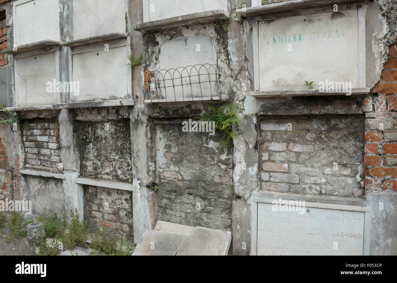 Walled Burial Vaults, St. Louis Cemetery in New Orleans, Louisiana USA. Most of the graves in this cemetery are above ground. Stock Photo