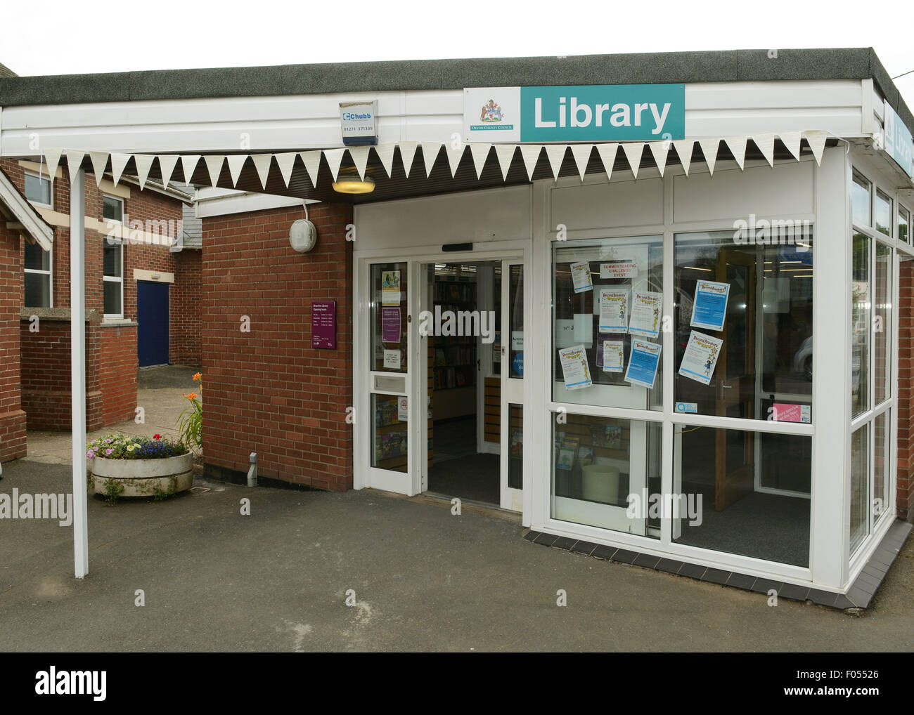 Braunton Library Preview Library reopening after refurbishment Devon Library    Picture: Mike Southon Ref: BNMS20150723E-011 C Stock Photo