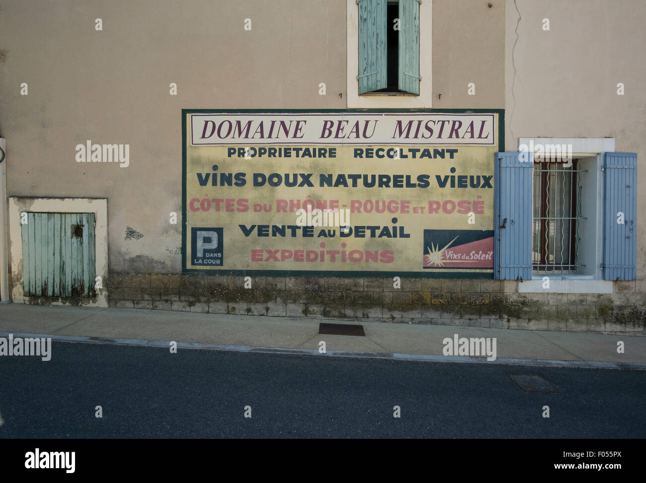 Domaine Beau Mistral Sign Painted On Wall Of Village House At Rasteau Provence Alpes Cote D Azur France Stock Photo Alamy Domaine Beau Mistral Sign Painted On Wall Of Village House At Rasteau Provence Alpes Cote D Azur France Stock Photo Alamy