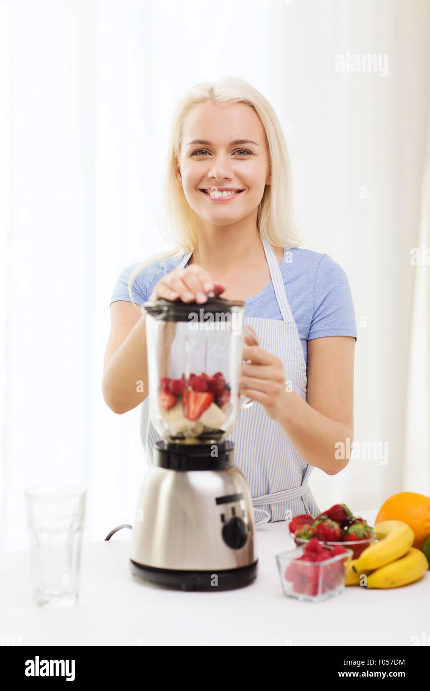 Blender kitchen woman hires stock photography and images Alamy