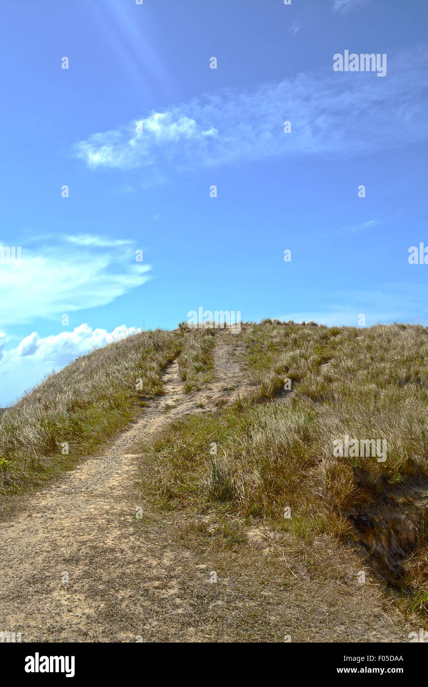 Blue sky background road hi-res stock photography and images - Alamy