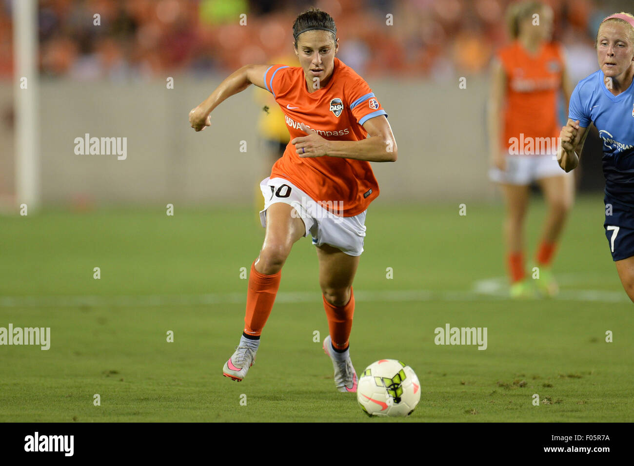 Houston, Texas, USA. 7th Aug, 2015. Houston Dash midfielder Carli Lloyd (10) controls the ball during the 1st half of an NWSL game between the Houston Dash and Sky Blue FC at BBVA Compass Stadium in Houston, TX on August 7th, 2015. Credit:  Trask Smith/ZUMA Wire/Alamy Live News Stock Photo