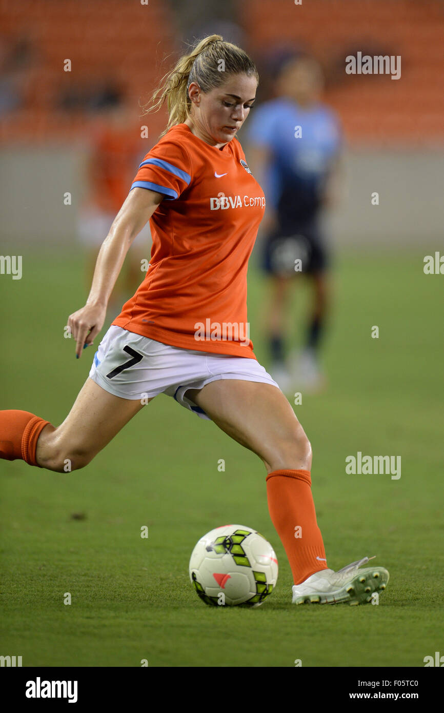 Houston, Texas, USA. 7th Aug, 2015. Houston Dash forward Kealia Ohai (7) controls the ball during the 2nd half of an NWSL game between the Houston Dash and Sky Blue FC at BBVA Compass Stadium in Houston, TX on August 7th, 2015. Sky Blue won the game 2-0. Credit:  Trask Smith/ZUMA Wire/Alamy Live News Stock Photo