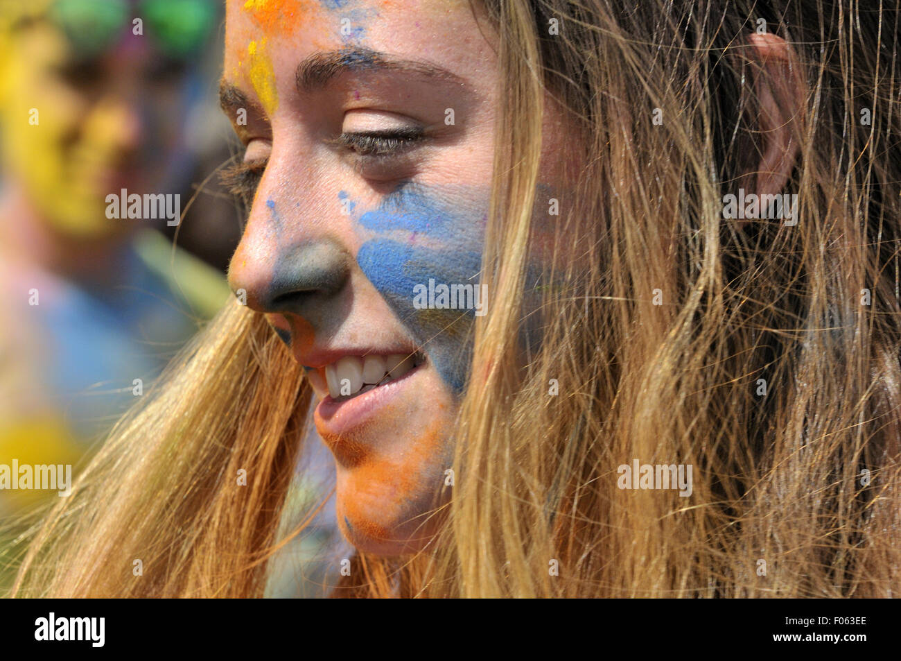 holi festival in barcelona